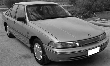 HOLDEN COMMODORE VP SEDAN